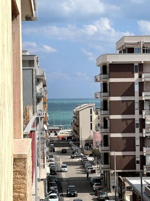 Il Mare In Citta. Appartamento Vista Mare Монополи Экстерьер фото